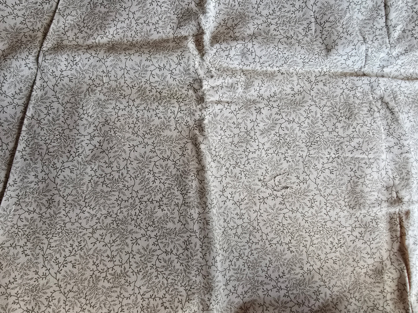 Benartex Documentaries Floral Vine100% Cotton Remnant