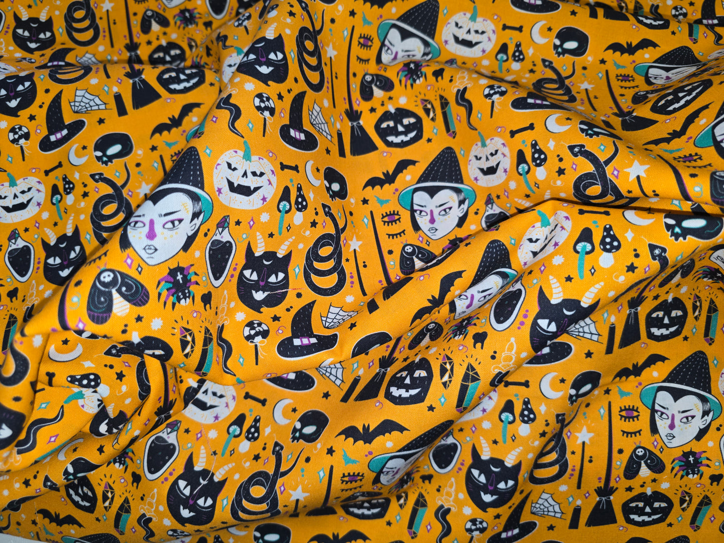 Little Johnny Orange Halloween Witches 100% Cotton super 142cm