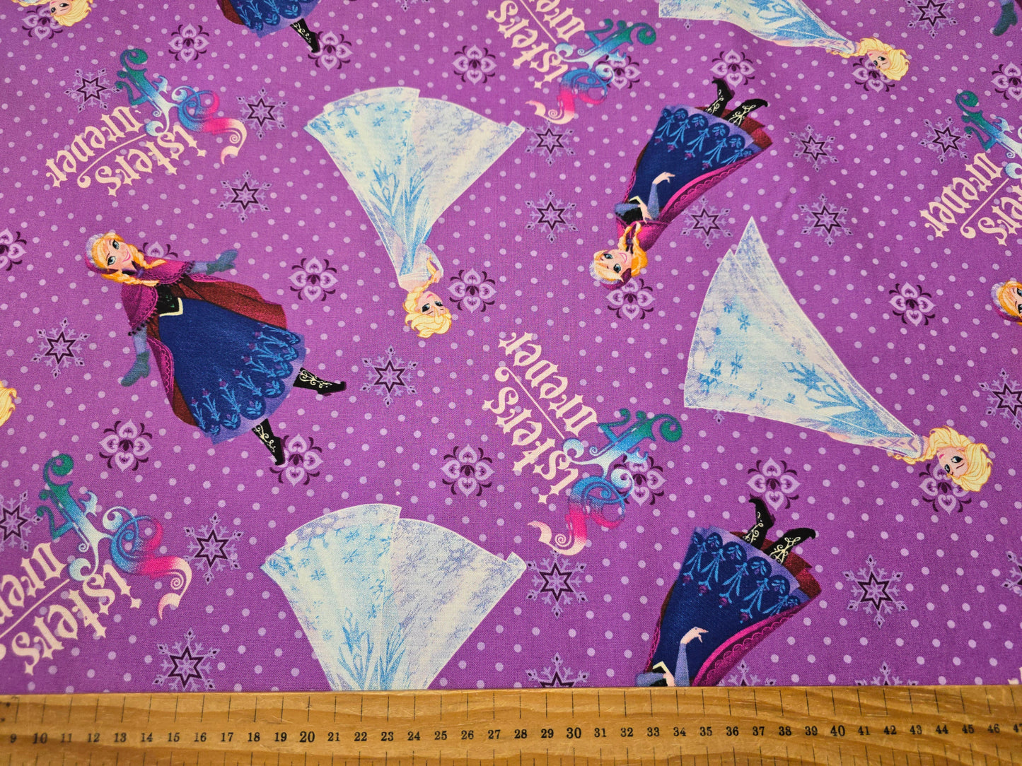 Springs Creative Disney Frozen Sisters Forever Character Toss 100% Cotton Quilting Fabric - 112cm Wide