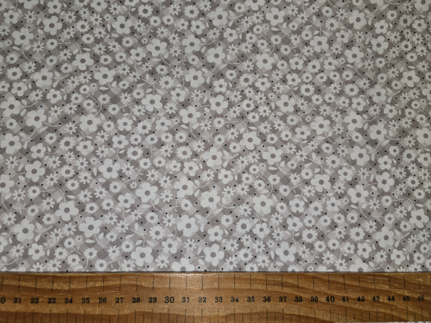 Moda 5475 Reunion Sweetwater Natural White Flowers 100% Quilting Cotton