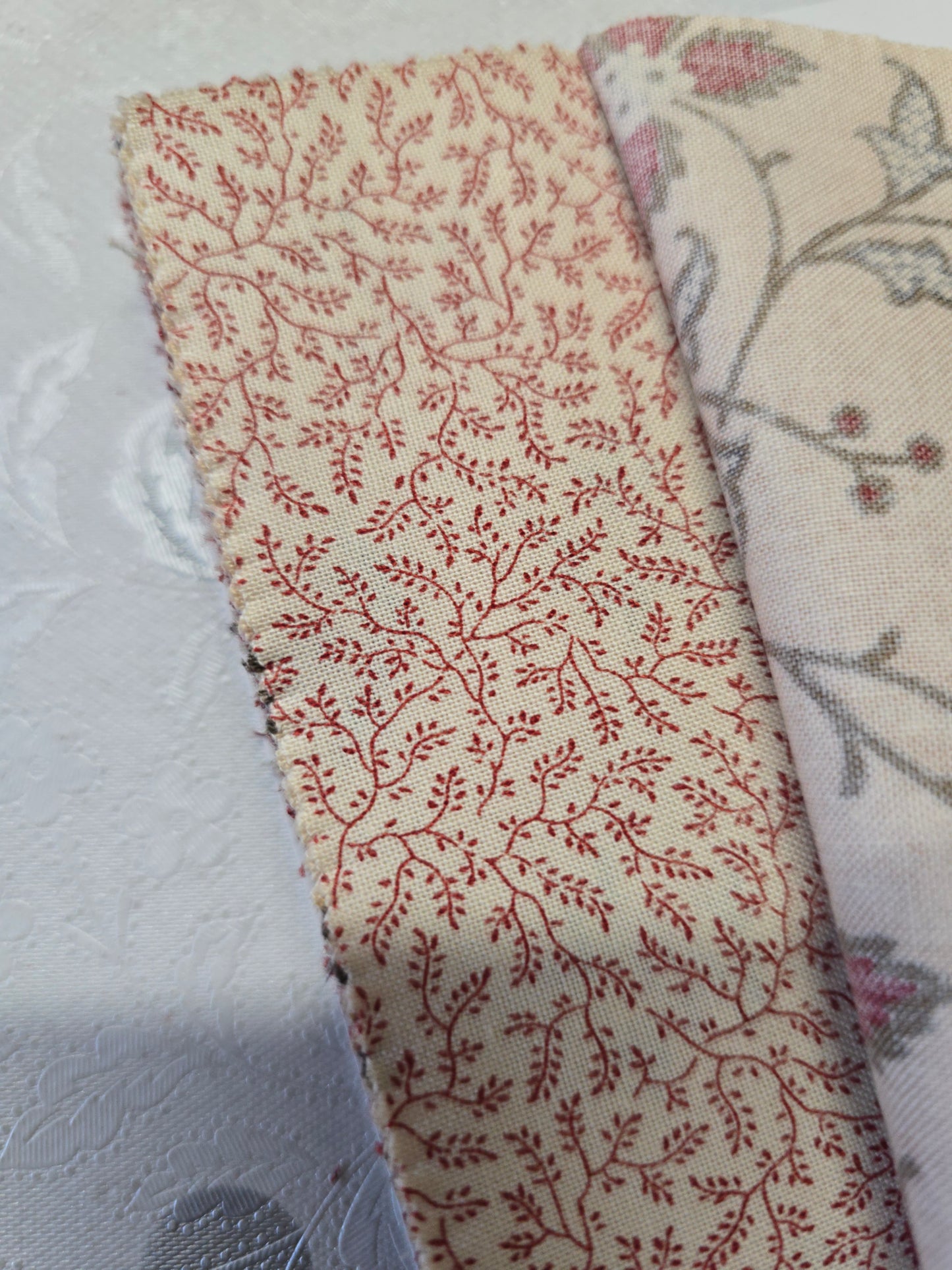 Moda Richmond Reds by Barbara Brackman Charm Pack - 42 x 5" Cotton Squares