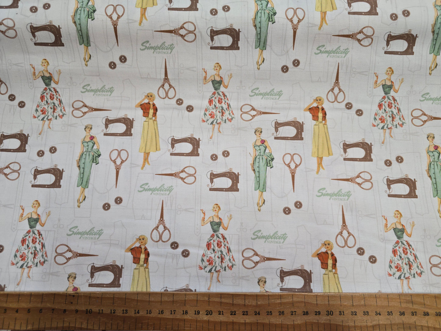 Simplicity Vintage Ladies Sewing Cotton Fabric 112cm - Retro Fashion Theme