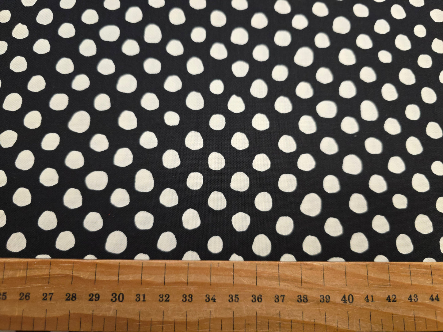 Benartex White Spot on Black 3477- 100% Quilting Cotton 112cm