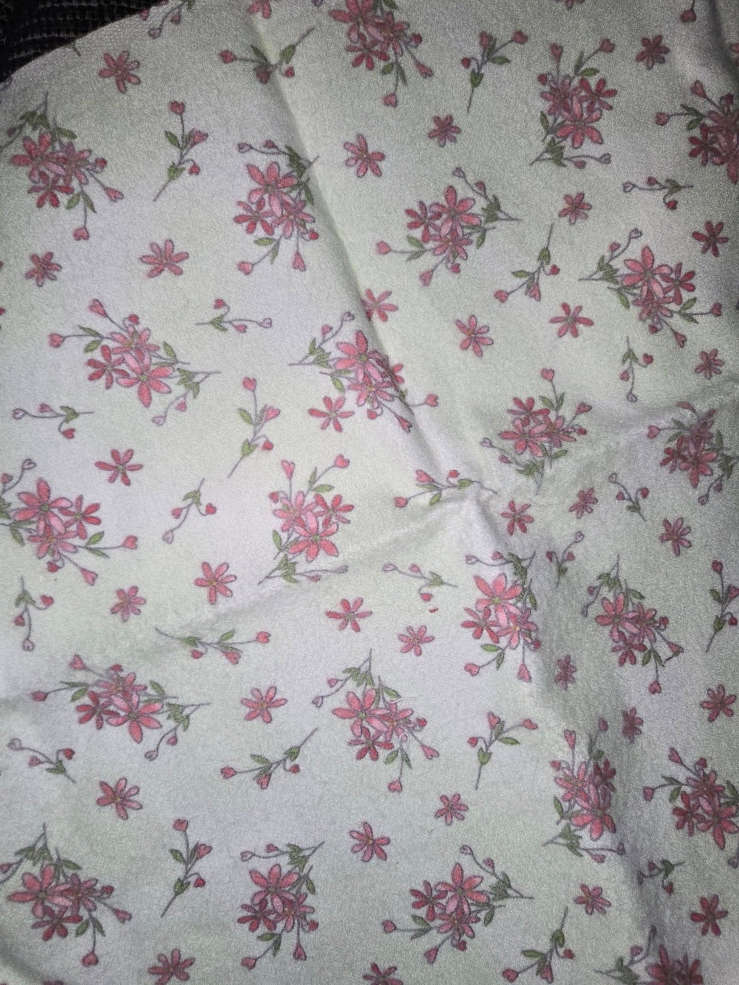 Brushed Cotton Flannel Remnant Flower on Cream FQ