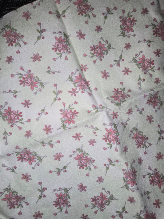 Brushed Cotton Flannel Remnant Flower on Cream FQ