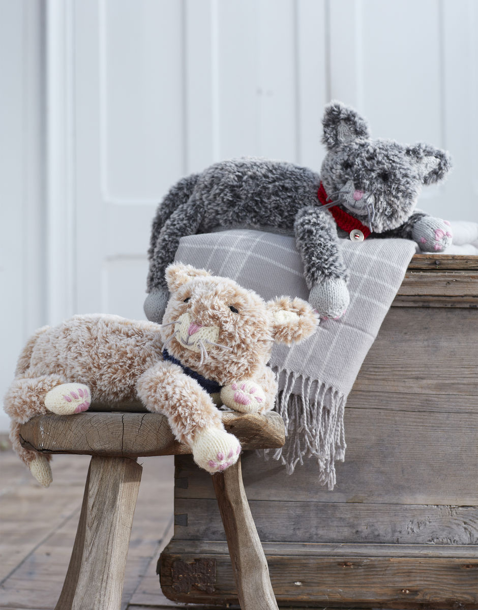 Sirdar Alpine Mink Grey Cat Knitting Kit - Grey Aran Bundle