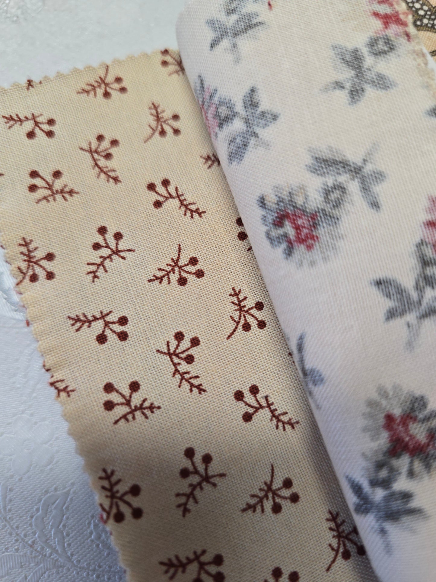 Moda Richmond Reds by Barbara Brackman Charm Pack - 42 x 5" Cotton Squares